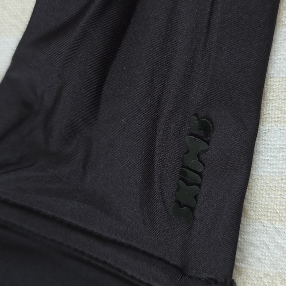 SKIMS Wireless Form Lightly Lined T-Shirt Bra Size:36C Onyx - Picture 5 of 5